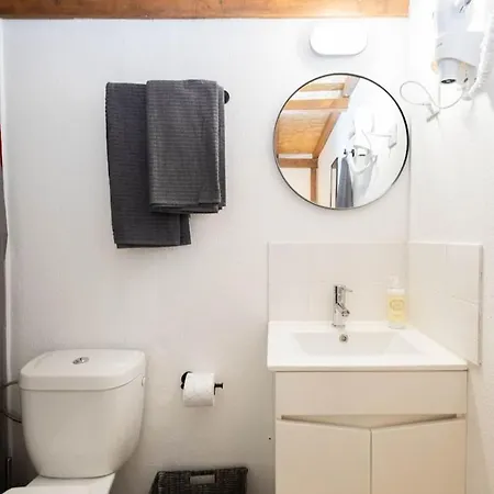 Apartamento 10 With Private Bathroom And Kitchen, Downtown